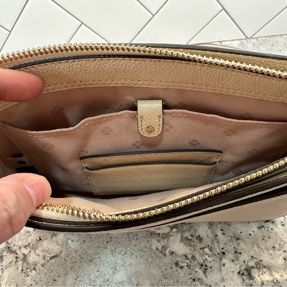 Kate Spade NY Margaux cream leather convertible medium crossbody bag - Picture 2 of 6